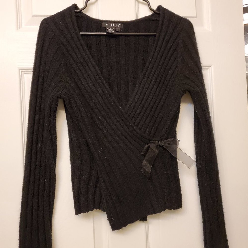 Cross over sweater